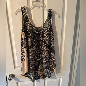 Hot Topic Black and Beige Abstract Layered Tank